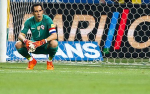 SỐC: Vợ Bravo tố cầu thủ Chile bỏ tập, say xỉn trước đại chiến