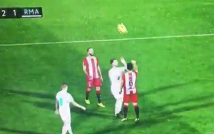 Cầu thủ Girona chơi khăm Ramos, trả thù cho Messi