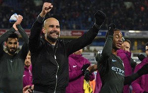 Sterling ghi bàn, Guardiola tận dụng cơ hội đá xoáy Wenger
