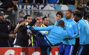 CĐV đòi đuổi cổ Evra: ‘Anh ta không xứng khoác áo Marseille’