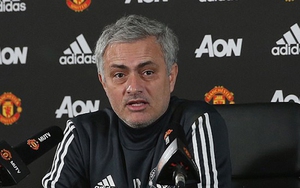 Mourinho: 'Tôi sống ở khách sạn thì đã sao? Tôi không điên mà chia tay M.U'