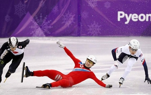 Trượt ngã khi thi đấu, VĐV Triều Tiên bị tố cố tình chơi xấu đối thủ