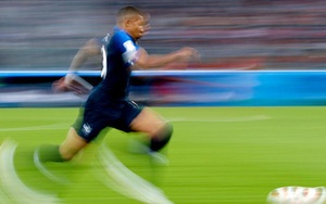 Rio Ferdinand: 'Đối đầu Mbappe thì chỉ biết nhìn lên trời cầu nguyện'