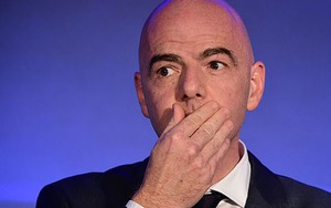 Chủ tịch FIFA bị tố bảo kê, bao che cho Man City và PSG lách luật công bằng tài chính