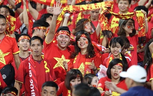 CẬP NHẬT sáng 8/12: CĐV Việt Nam lập kỷ lục AFF Cup. Thủ môn Malaysia muốn phục hận Việt Nam