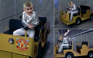 Ole Solskjaer làm lái xe đẩy hành lý, vật lộn với ‘mớ hỗn độn’ MU