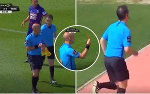 Chết cười hình ảnh trọng tài biên lĩnh thẻ đỏ vì vứt cờ, bỏ trận đấu đi toilet