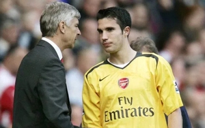 Robin van Persie tiết lộ lý do vì sao được đến chơi bóng ở Ngoại hạng Anh