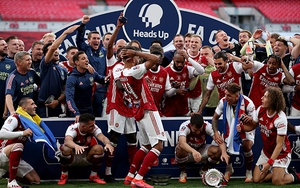 Bóng đá hôm nay 2/8: Aubameyang làm rơi cúp FA. Immobile giành Chiếc Giày Vàng châu Âu