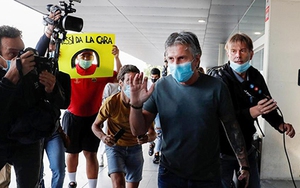 Bóng đá hôm nay 2/9: Van de Beek chọn xong số áo ở MU. Bố Messi chính thức lên tiếng