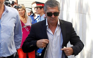 Bố Messi có mặt ở Barca, đồng ý hợp đồng kỷ lục với Man City