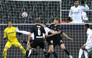 Monchengladbach 2-2 Real Madrid: Benzema và Casemiro giúp Real thoát thua phút cuối