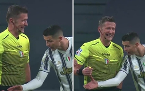 Hài hước tình huống Ronaldo đòi xem đồng hồ của trọng tài vì không tin Goal-line