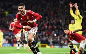 Bóng đá hôm nay 30/9: Ronaldo lập loạt kỷ lục C1. Van de Beek tức giận với Solskjaer