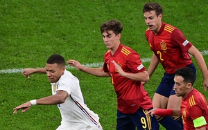 Vì sao bàn gây tranh cãi của Mbappe được công nhận?