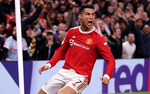 Tin bóng đá MU 21/10: Ronaldo vượt Messi. Bruno Fernandes có ý định rời MU