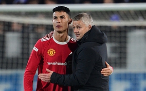 Atalanta 2-2 MU: Solskjaer so sánh Ronaldo với Michael Jordan