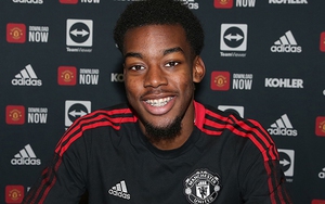 Bóng đá hôm nay 25/12: Việt Nam đón tin vui trước trận lượt về, MU gia hạn với tài năng trẻ