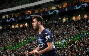 Bernardo Silva lập siêu phẩm, đến CĐV đối thủ cũng phải vỗ tay