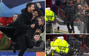 Diego Simeone bị ném chai lọ vì từ chối bắt tay sau trận