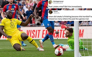 CĐV mỉa mai Lukaku vì pha bỏ lỡ khó tin