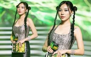 MC Minh Anh gây ấn tượng mạnh với trang phục cá tính tại Chung kết Yomost VFL Summer 2022