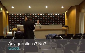 Mourinho 'tẽn tò' rời phòng họp báo vì bị phóng viên làm ngơ