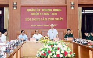 Công bố quyết định của Bộ Chính trị về công tác cán bộ