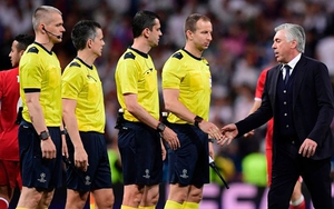 Ancelotti tiết lộ điều đã nói với trọng tài Viktor Kassai