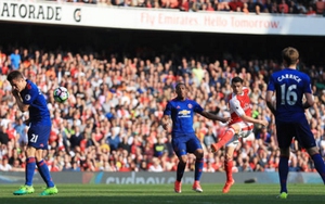 'Thà Herrera giơ mặt ra đỡ, Man United đã không phải nhận bàn thua'