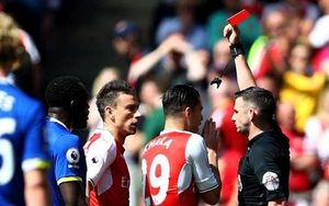 Arsenal xếp thứ 5 chung cuộc, mất luôn Koscielny ở Chung kết FA Cup