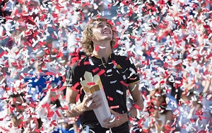 TENNIS ngày 14/8: Zverev đánh bại Federer, lên ngôi tại Rogers Cup. Sharapova tiết lộ sốc trong hồi ký