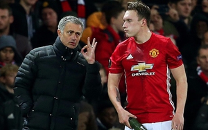 Mourinho nói gì về Phil Jones sau 3 trận đầu tiên cùng M.U?