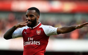 Fan Arsenal chì chiết Wenger khi Lacazette lập 'siêu phẩm' trên sân tập của tuyển Pháp
