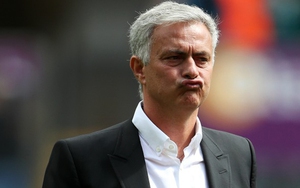 Từ Wenger, bác sỹ CLB tới cậu bé nhặt bóng, còn ai Mourinho chưa gây sự trên đường piste?