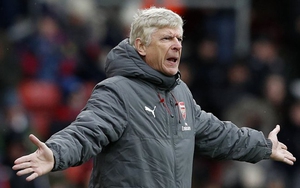 Hòa Southampton, Arsene Wenger lại đổ lỗi cho trọng tài