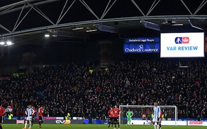 Juan Mata bị cướp không bàn thắng vì công nghệ VAR không... chuẩn