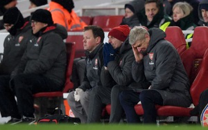 Wenger: ‘Arsenal không được chia rẽ’, Guardiola: ‘Thắng 5 trận nữa là Man City vô địch’