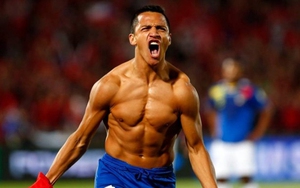 Sanchez khoe cơ bắp trong phòng tập ngày tái ngộ Arsenal