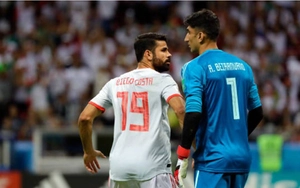 TRANH CÃI: Diego Costa đáng nhận thẻ đỏ trước khi ghi bàn thắng cho Tây Ban Nha