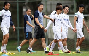 Bóng đá Việt Nam hôm nay: Kiatisak muốn cầu thủ HAGL tuân thủ đấu pháp