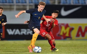 HLV trưởng U15 Việt Nam 'thả tim' chúc mừng học trò đánh bại U15 Australia