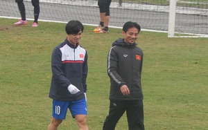 Công Phượng tập riêng, U23 Việt Nam 'méo mặt' gánh tạ