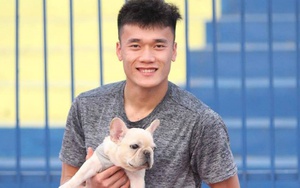 Tiến Dũng khiến đồng đội 'phát hờn' vì mải nuôi thú cưng