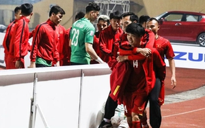 HLV Park cử người 'do thám' Thái Lan, bầu Đức đưa Văn Toàn sang Hàn Quốc chữa trị