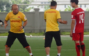 HLV Park Hang Seo tỉ mỉ sửa sai cho Công Phượng