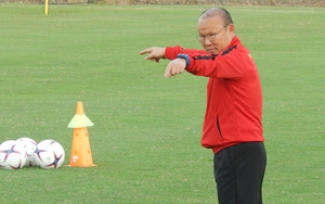 Tuyển Việt Nam ‘cấm cửa’ truyền thông, Hàn Quốc mua bản quyền AFF Cup 2018