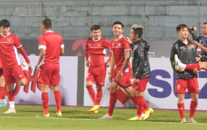 Tuyển Việt Nam tập kín trước trận Campuchia, Thái Lan đặt mục tiêu nhất bảng B