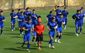 Tuyển Việt Nam hào hứng luyện công chuẩn bị đấu Philippines