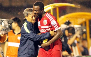 Trung vệ SLNA khâu 15 mũi sau va chạm với cầu thủ HAGL, Công Vinh 'đáp trả' HLV Lê Thụy Hải